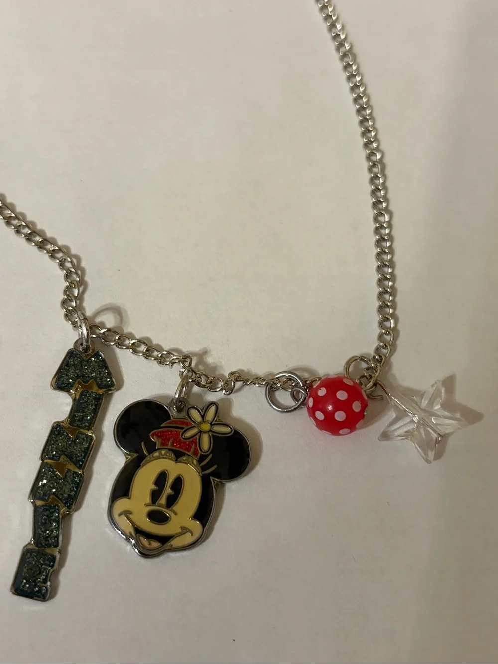 Disney Minnie Mouse charm necklace size 20”